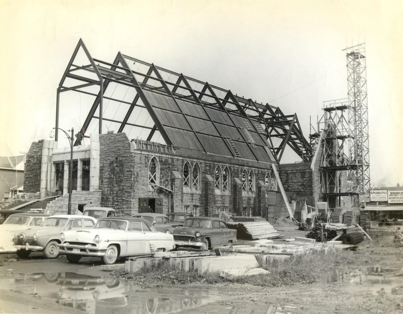 Construction de la toiture de l’église
